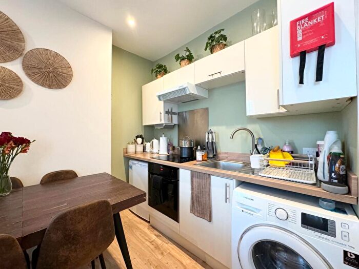 1 Bedroom Flat To Rent In Tottenham Lane, Crouch End, N8