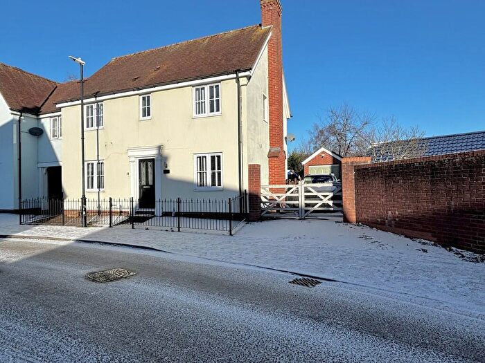 4 Bedroom Link Detached House For Sale In Wilkin Drive, Tiptree, CO5