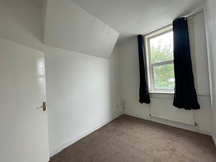 1 Bedroom Flat To Rent In Station Road, Manor Park London, E12