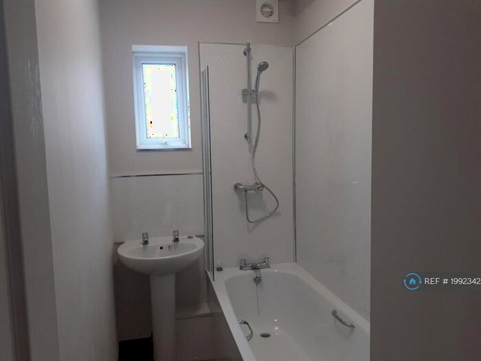 3 Bedroom End Of Terrace House To Rent In Padley Hill, Mansfield, NG18