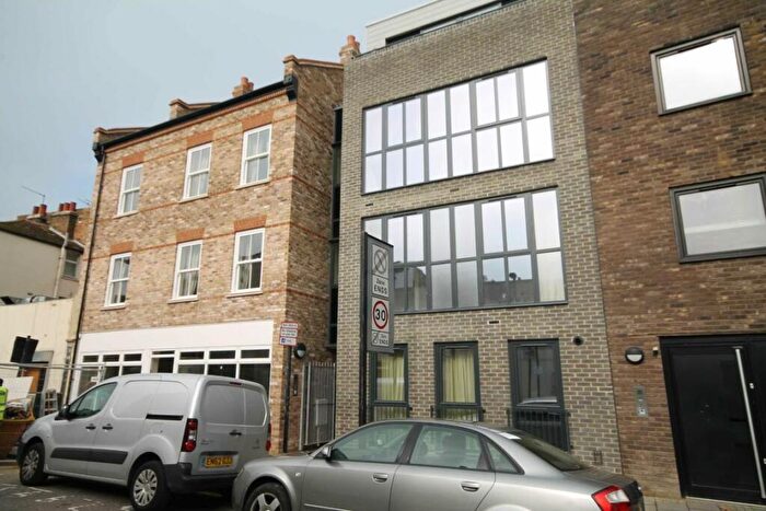 1 Bedroom Flat To Rent In Warham Street, Camberwell, SE5