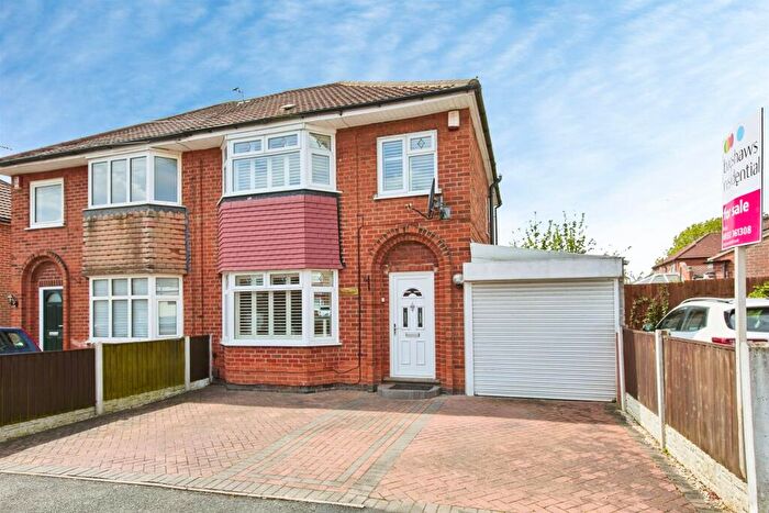 3 Bedroom Semi Detached House For Sale In Radcliffe Drive, Derby, DE22