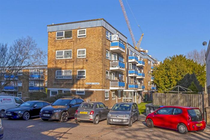 1 Bedroom Flat To Rent In Surry Street, Shoreham, BN43