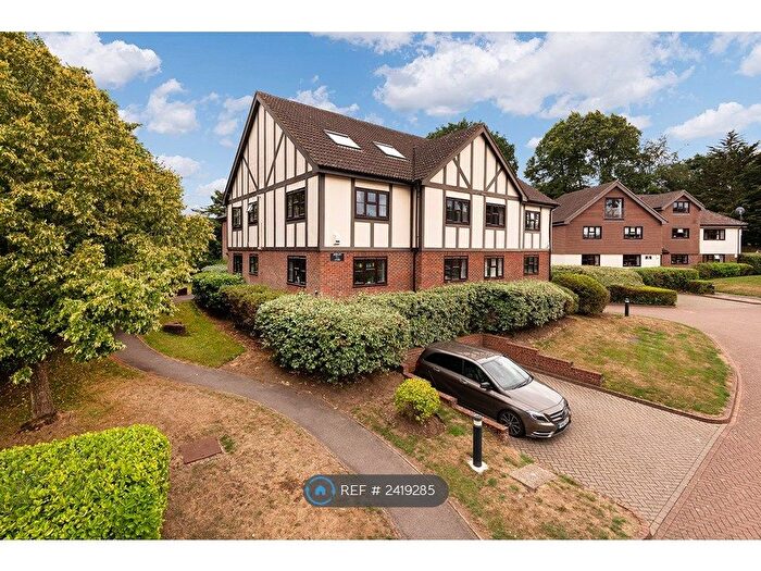2 Bedroom Flat To Rent In White Lodge Close, Sevenoaks, TN13