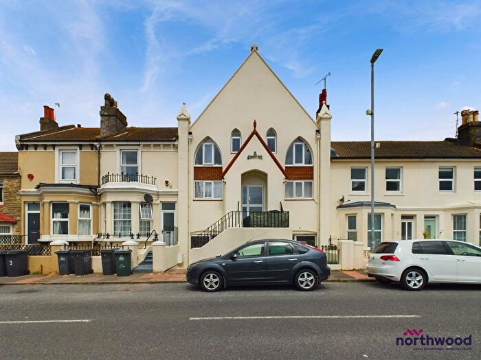 1 Bedroom Flat To Rent In - Beamsley Road, Redoubt, Eastbourne, BN22