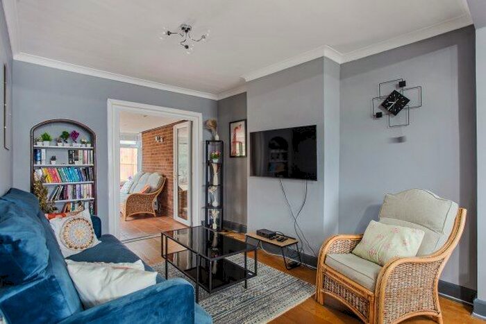 3 Bedroom End Of Terrace House To Rent In Lower Richmond Road, Richmond, TW9