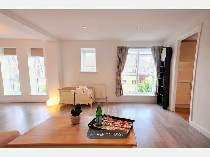 3 Bedroom Flat To Rent In Bowes Lyon Hall, London, E16