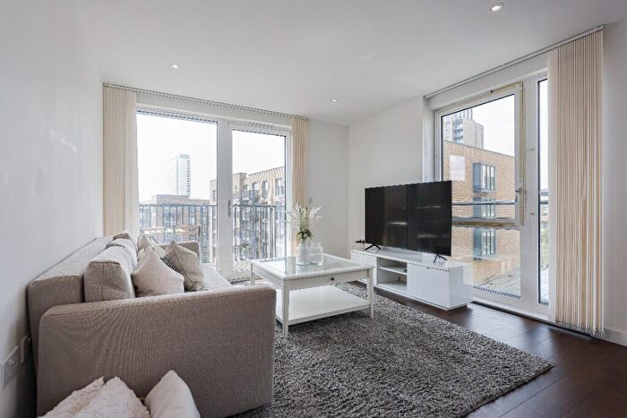 2 Bedroom Apartment To Rent In Plough Way, London, SE16