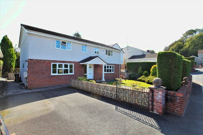 5 Bedroom Detached House To Rent In Orchard Close, Yealmpton, Plymouth PL8