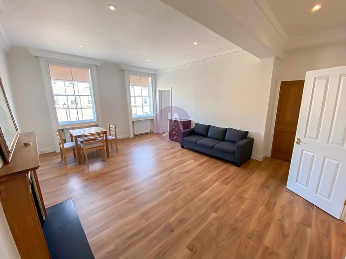 2 Bedroom Flat To Rent In Gloucester Place, Marylebone, London, W1U