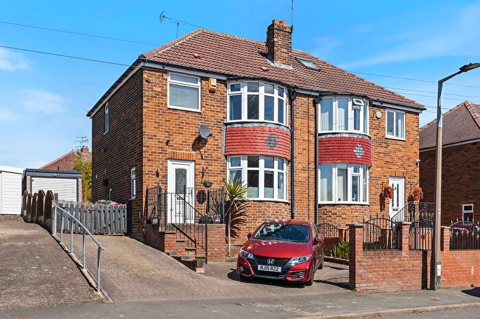3 Bedroom Semi-Detached House For Sale In Barrie Grove, Hellaby, Rotherham, S66