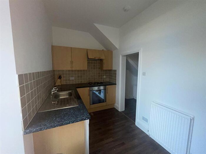 1 Bedroom Flat To Rent In Buchanan Street, Dunfermline, KY12