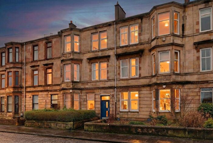 2 Bedroom Flat For Sale In / Mcfarlane Street, Paisley, PA3