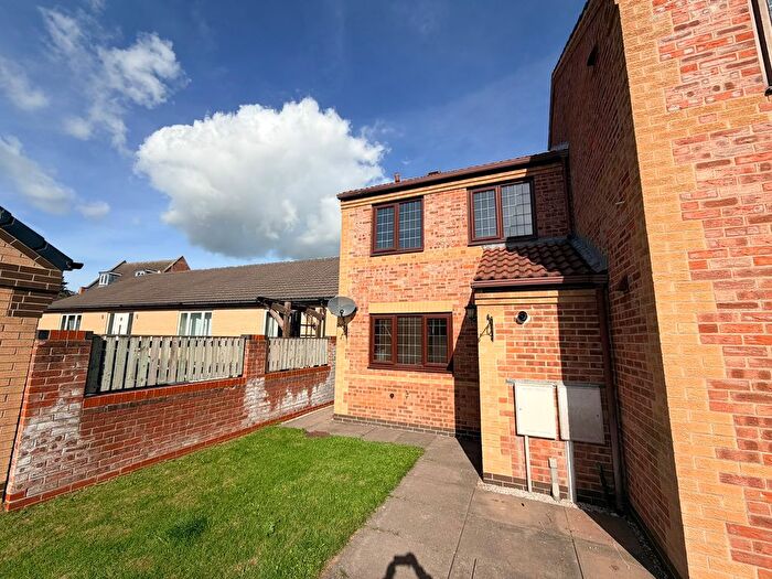 2 Bedroom Property To Rent In Vincent Lane, Chesterfield, S40