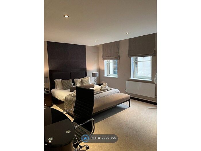 1 Bedroom Flat To Rent In Headrow Residence, Leeds, LS1