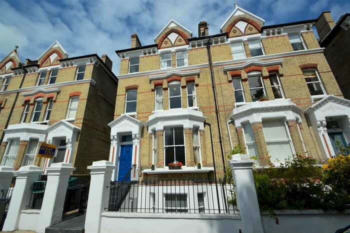 1 Bedroom Flat To Rent In St. Andrews Square, Surbiton, KT6