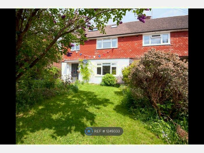 4 Bedroom Semi-Detached House To Rent In Tweed Lane, Strood Green, Betchworth, RH3
