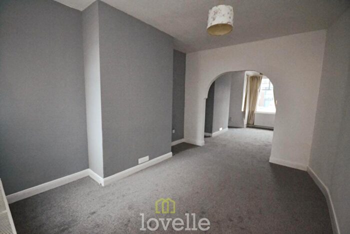 3 Bedroom Terraced House For Sale In Poplar Road, Cleethorpes, DN35