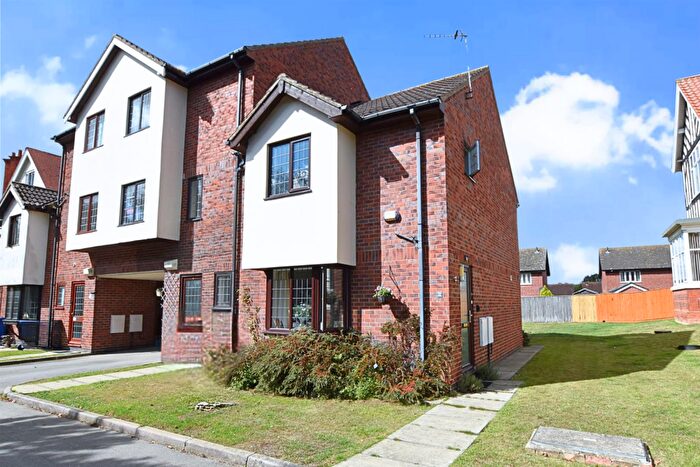 2 Bedroom Cottage For Sale In Crofts Mews, Mill Road, Cleethorpes, DN35