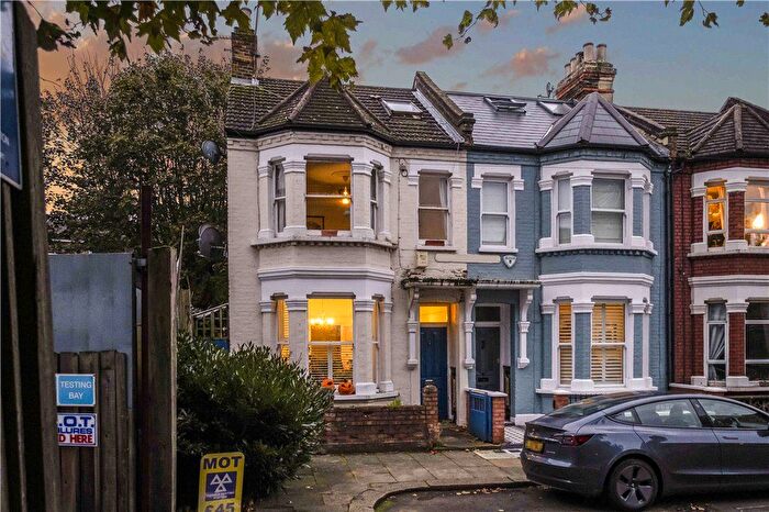 2 Bedroom Flat To Rent In Rockland Road, Putney, SW15
