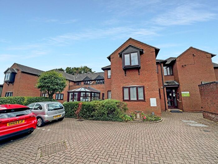 1 Bedroom Flat For Sale In Norton Court, High Street South, Dunstable, LU6