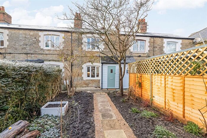 2 Bedroom Cottage To Rent In High Street, Kidlington, OX5