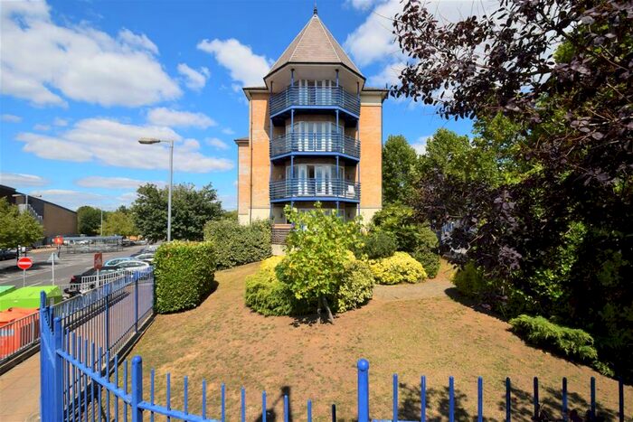1 Bedroom Flat To Rent In Kew Court Richmond Road, Kingston Upon Thames, KT2