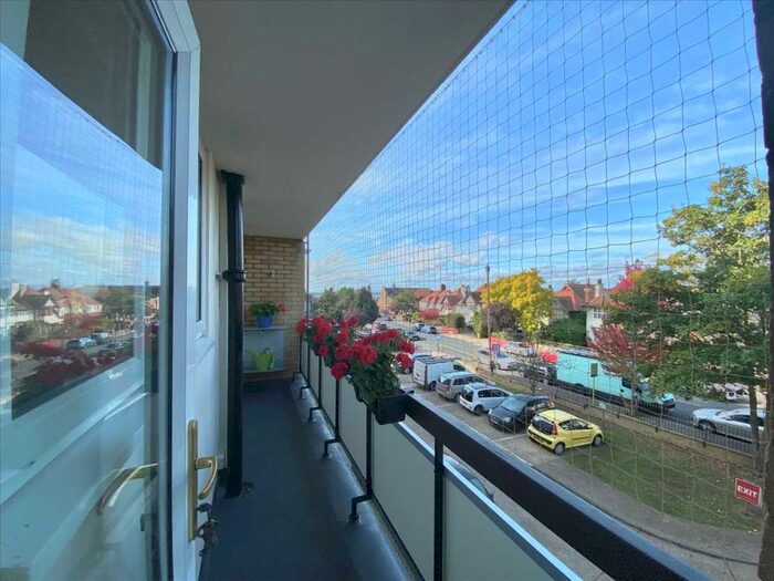 2 Bedroom Apartment To Rent In Chalkwell, SS0