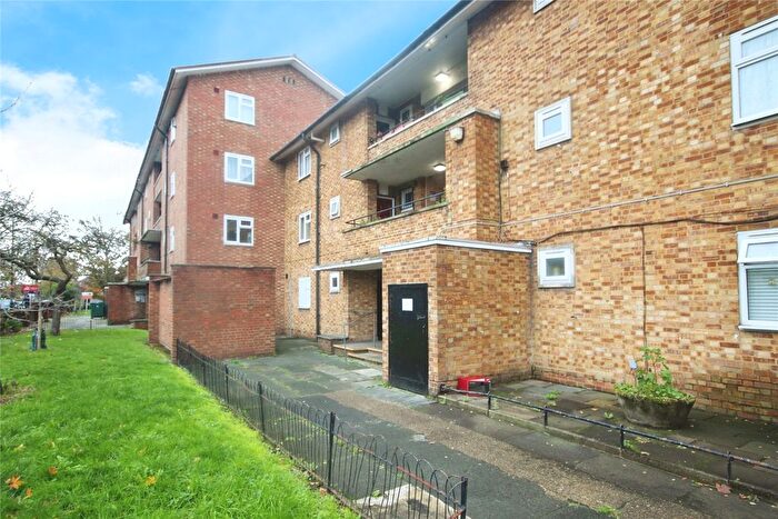 2 Bedroom Flat To Rent In Leigham Court Road, London, SW16