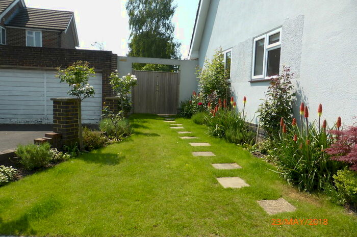 1 Bedroom Apartment To Rent In Windermere Way, Reigate, RH2