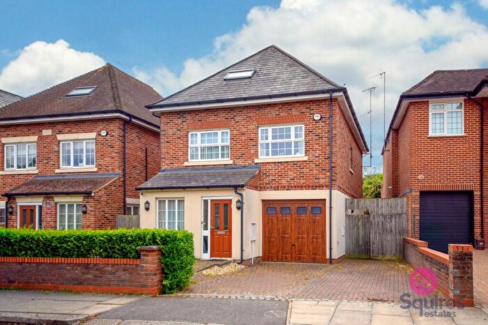 5 Bedroom Detached House For Sale In Ashley Close, London, NW4