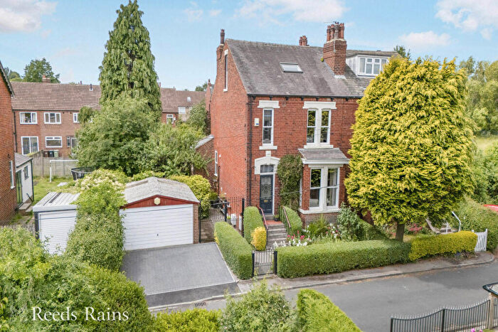 4 Bedroom Semi-Detached House For Sale In The Avenue, Crossgates, Leeds, West Yorkshire, LS15