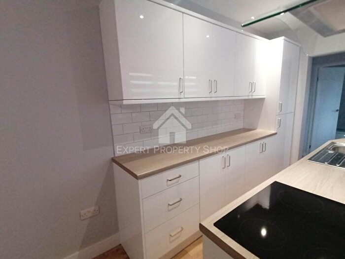 3 Bedroom House To Rent In King Street, Worksop, Nottinghamshire, S80