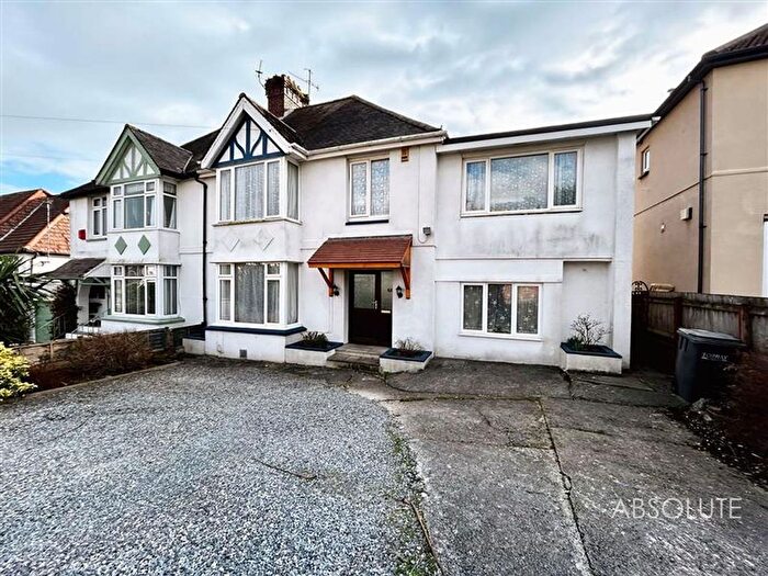 4 Bedroom Semi-Detached House To Rent In Laura Grove, Paignton, TQ3