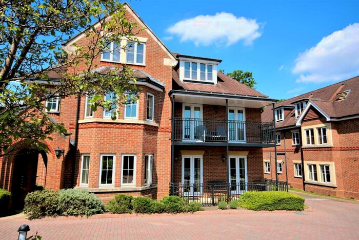 2 Bedroom Apartment To Rent In Aldershot Road, Fleet, GU52