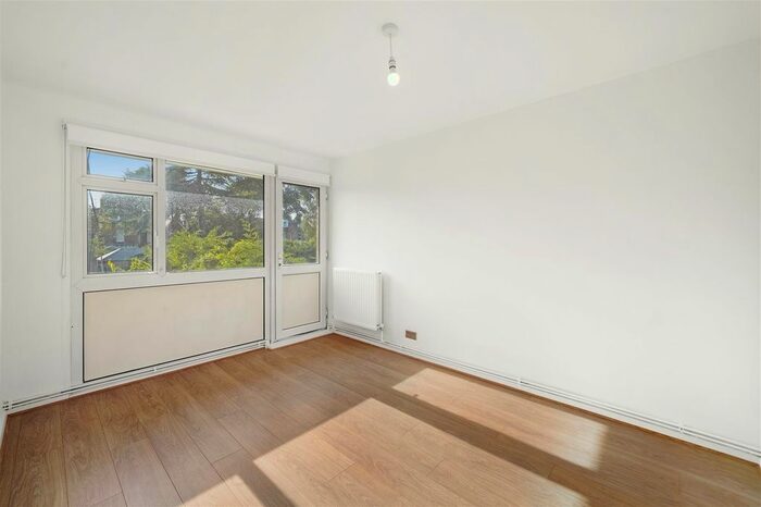 1 Bedroom Flat To Rent In St. Thomas Road, London, W4