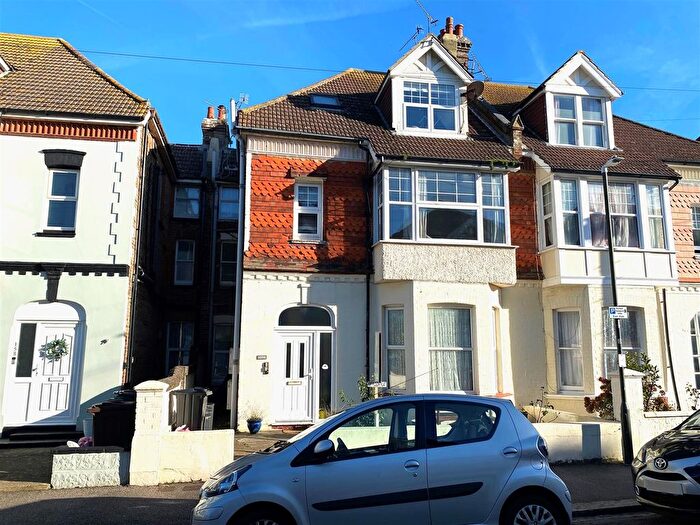 2 Bedroom Flat For Sale In Albany Road, Bexhill-On-Sea, TN40