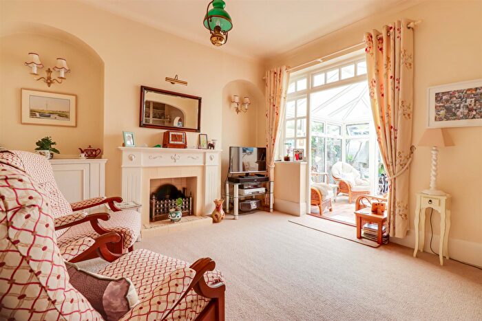 3 Bedroom Semi-Detached House For Sale In Western Road, Leigh-On-Sea, SS9