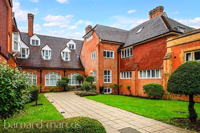 1 Bedroom Flat For Sale In Elizabeth Drive, Banstead, SM7