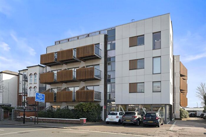 Property For Sale In Cargreen Road, London, SE25