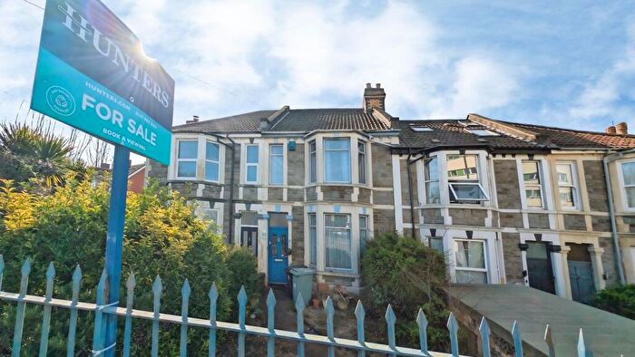 3 Bedroom House For Sale In Lodge Causeway, Bristol, BS16