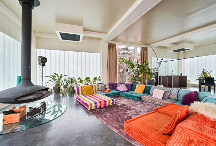 5 Bedroom Mews To Rent In Brunel Road, London, SE16