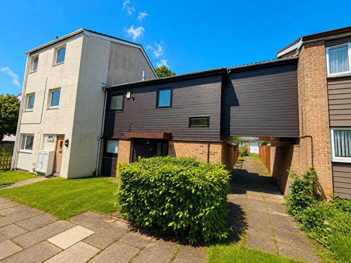 4 Bedroom House For Sale In North Holme Court, Northampton, NN3