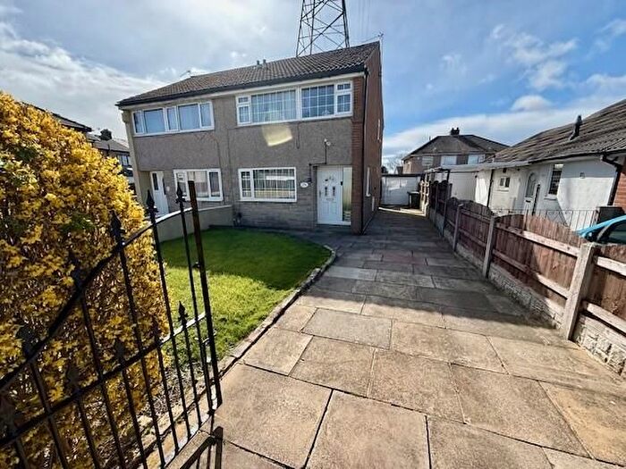 3 Bedroom Semi Detached House For Sale In Kingsway, Wrose, Bradford, BD2