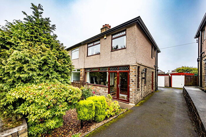 3 Bedroom Semi-Detached House For Sale In Paddock Lane, Halifax, HX2