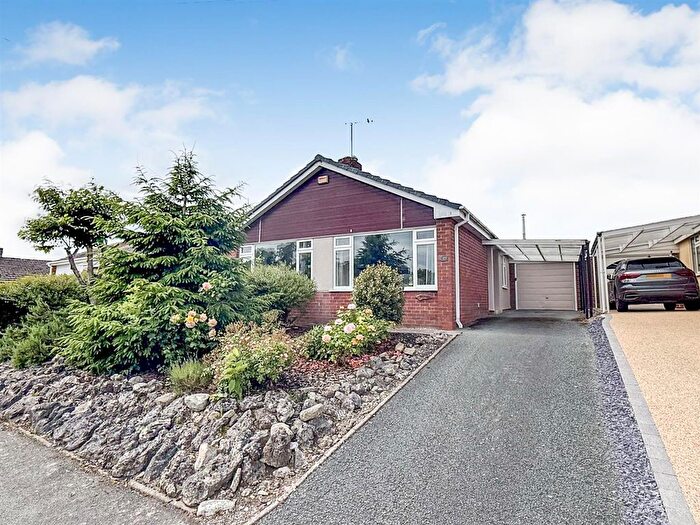3 Bedroom Detached Bungalow For Sale In Hampton Road, Oswestry, SY11