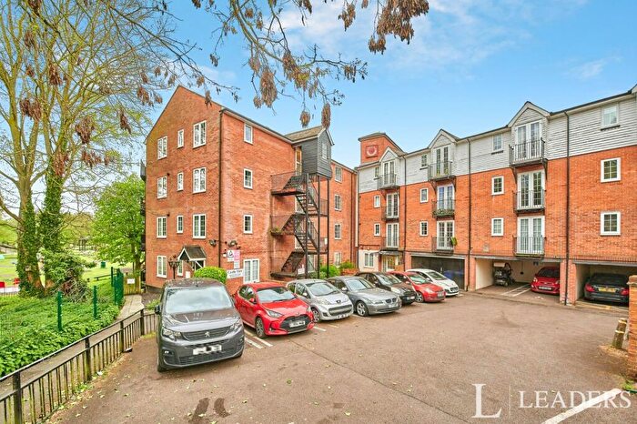 2 Bedroom Flat To Rent In Hockerill Street, Bishop's Stortford, Hertfordshire, CM23