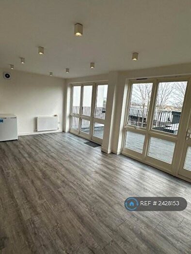 1 Bedroom Flat To Rent In Qube Court, London, SE12