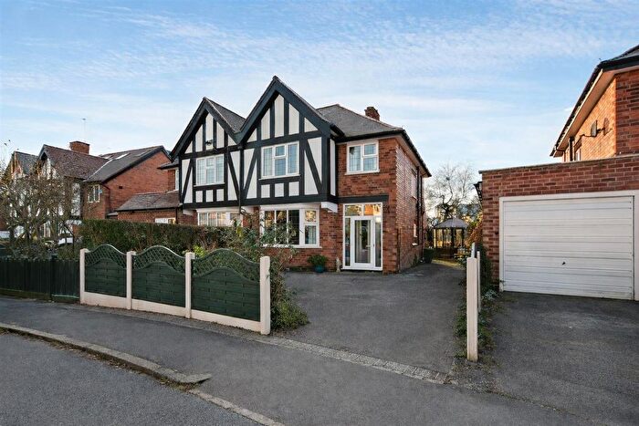 3 Bedroom Semi Detached House For Sale In Cumberland Avenue, Beeston, Nottingham, NG9