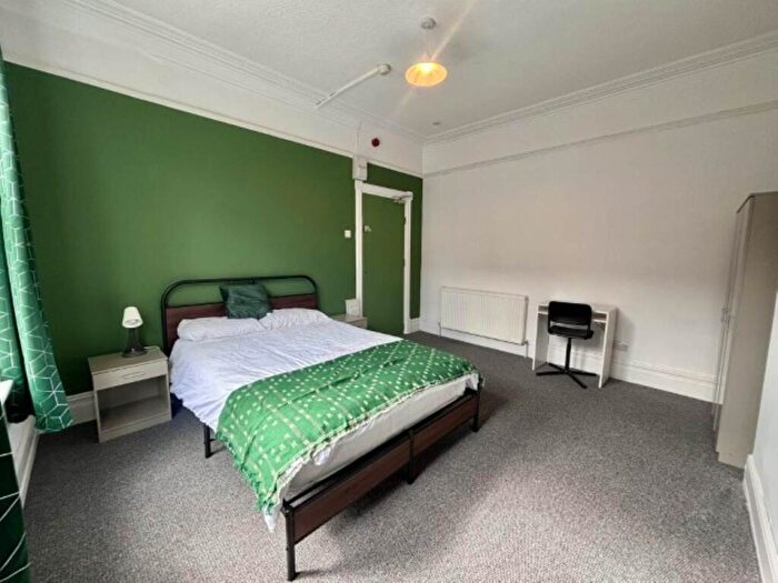 1 Bedroom House To Rent In Aberdeen Walk (Room ), Armley, Leeds, LS12